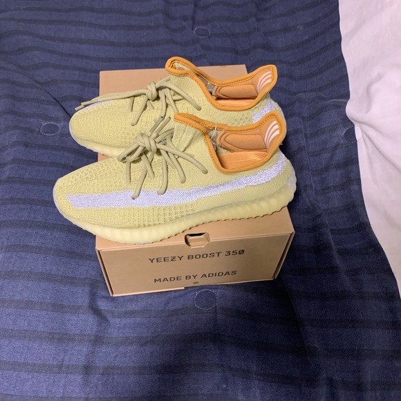 Yeezy boost 350 V2 Marsh - Picture 4 of 4